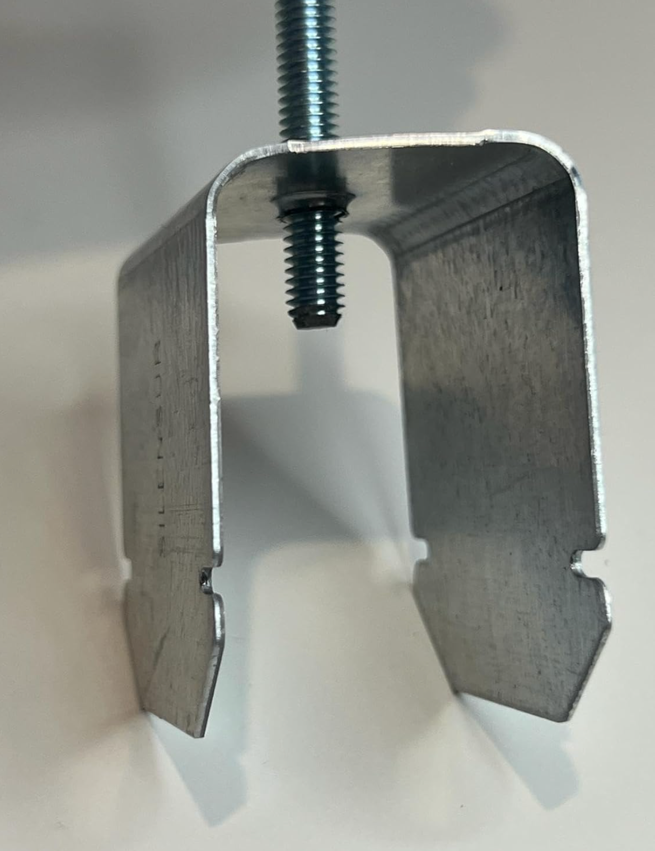 Pieza Cuelgue Techo Continuo. Pivot 47 mm. Horquilla niveladora (Caja 100 Uds) Precio IVA Incluido